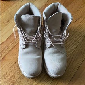 Light Pink Suede size 8 women Timberland Boots
